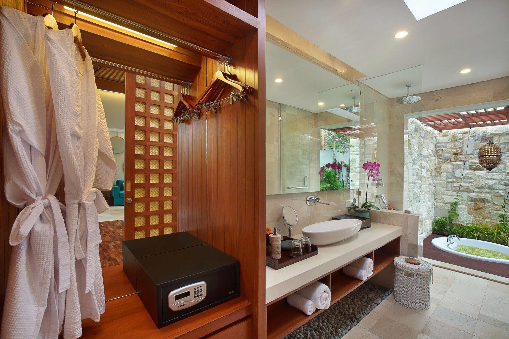 Aksari Villa Seminyak  Bagian luar foto